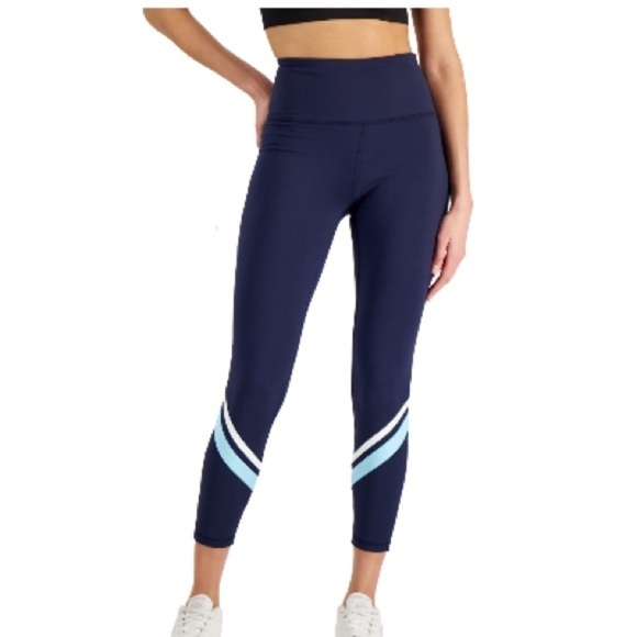 ID Ideology Plus Size Striped Side Pocket 7/8
Leggings, 1X pants - Picture 2 of 7